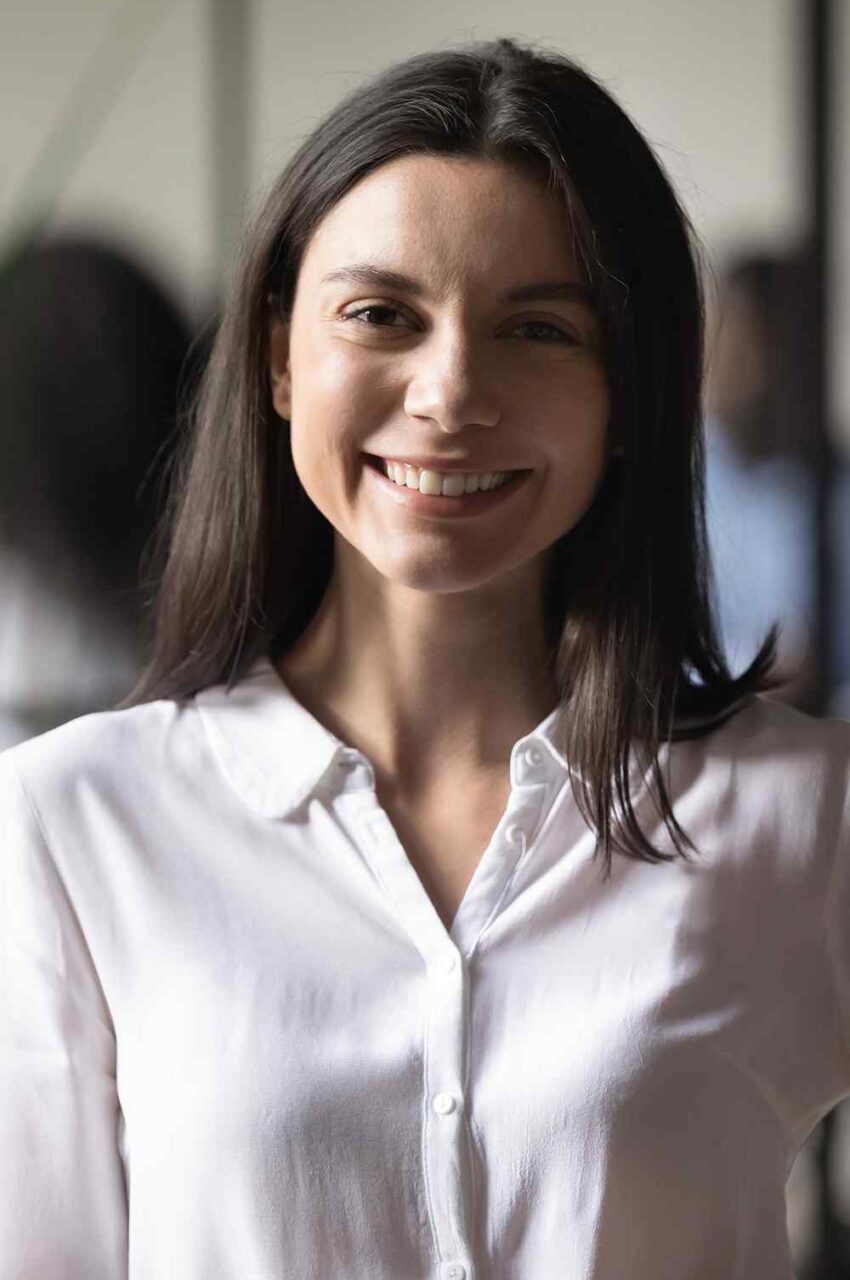 https://multiservicios24.com/wp-content/uploads/2020/08/team_06-850x1280.jpg